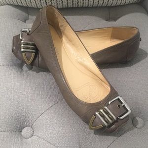 Gianni Bini buckle flats